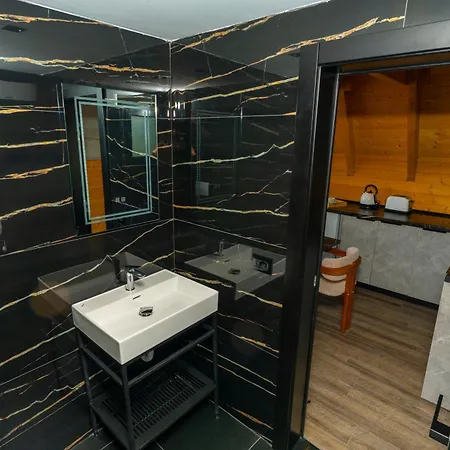 Zojza Agroturizem & 4* Kasan